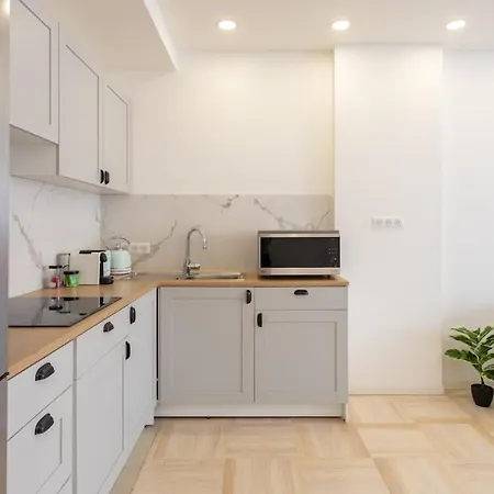 L38 Avfleur 7min Walk To Beach,free Park,balc&ac * Nice